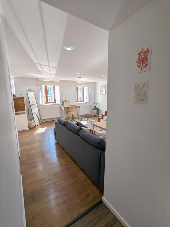 Stylish 2-Bedroom Apartment In Central Budapest Esterno foto