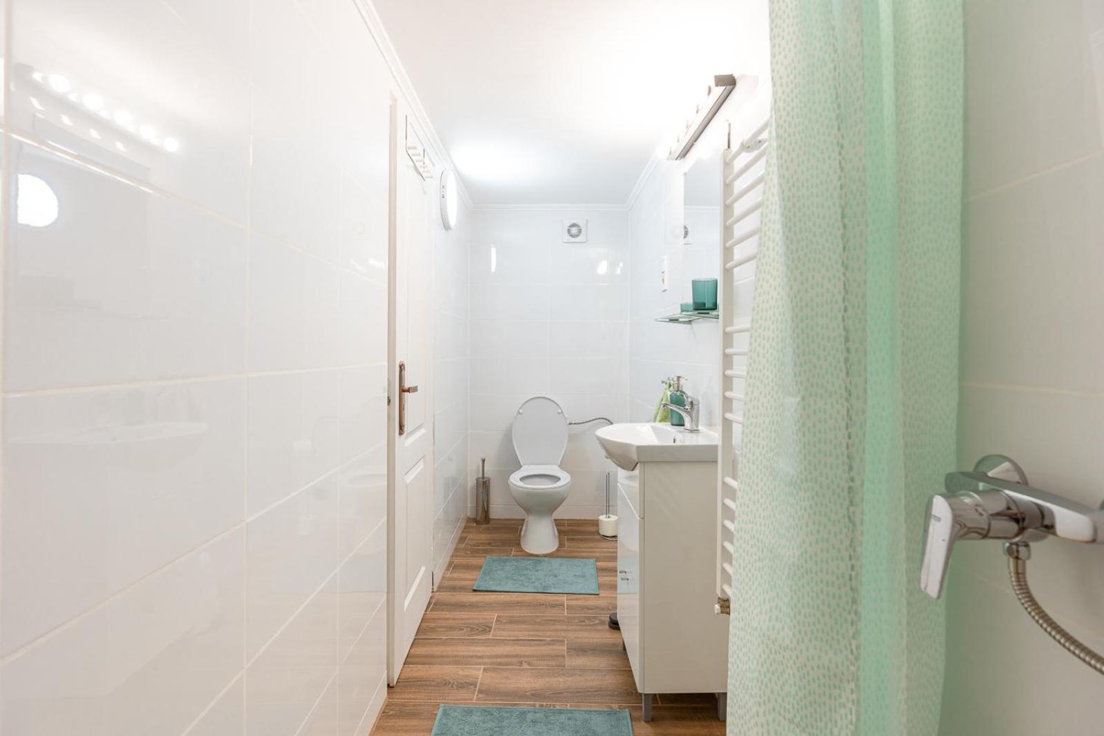 Stylish 2-Bedroom Apartment In Central Budapest Esterno foto